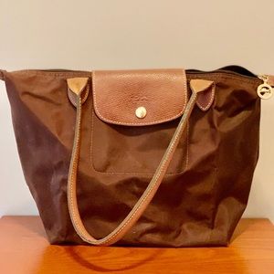 Long champ medium travel bag
